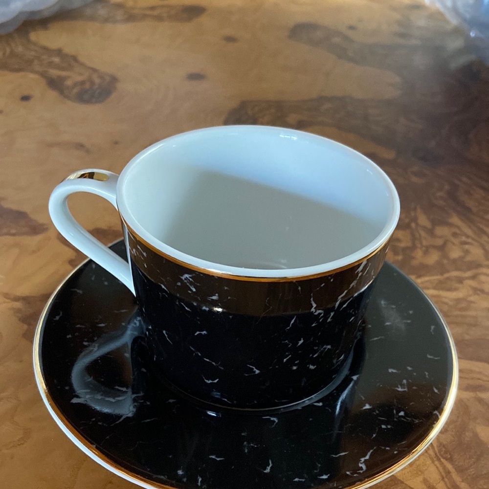 BLUE PHEASANT
24 Piece Porcelain Tableware Set